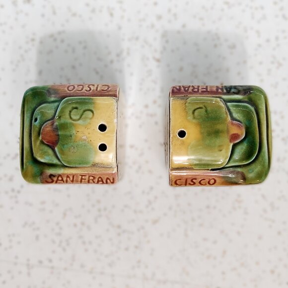 Vintage San Francisco Trolly Cars Salt & Pepper Shakers - Picture 4 of 8